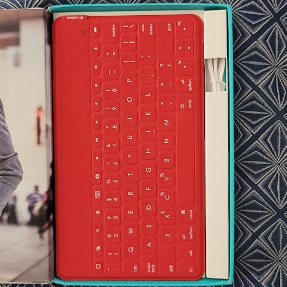 Logitech keyboard for iPad, iPhone, apple tv